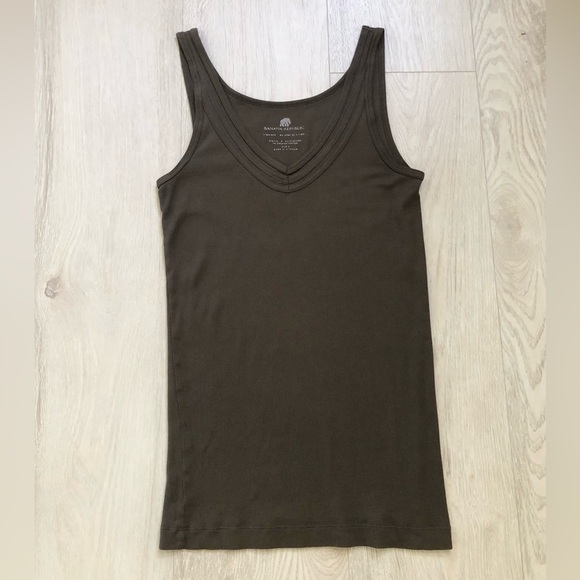Banana Republic Rib V-Neck Soft Tank Top Cami - Picture 15 of 16